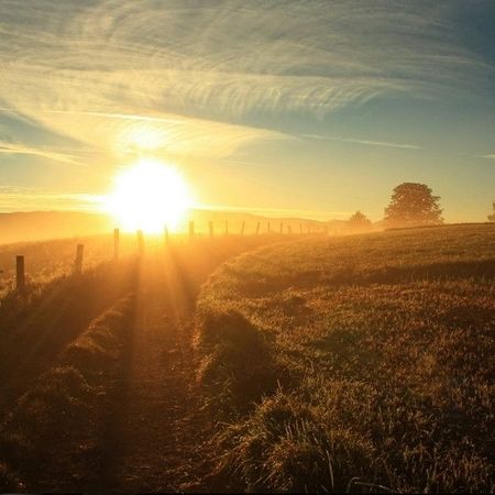Sonnenuntergang, der die Energie der Sonne symbolisiert