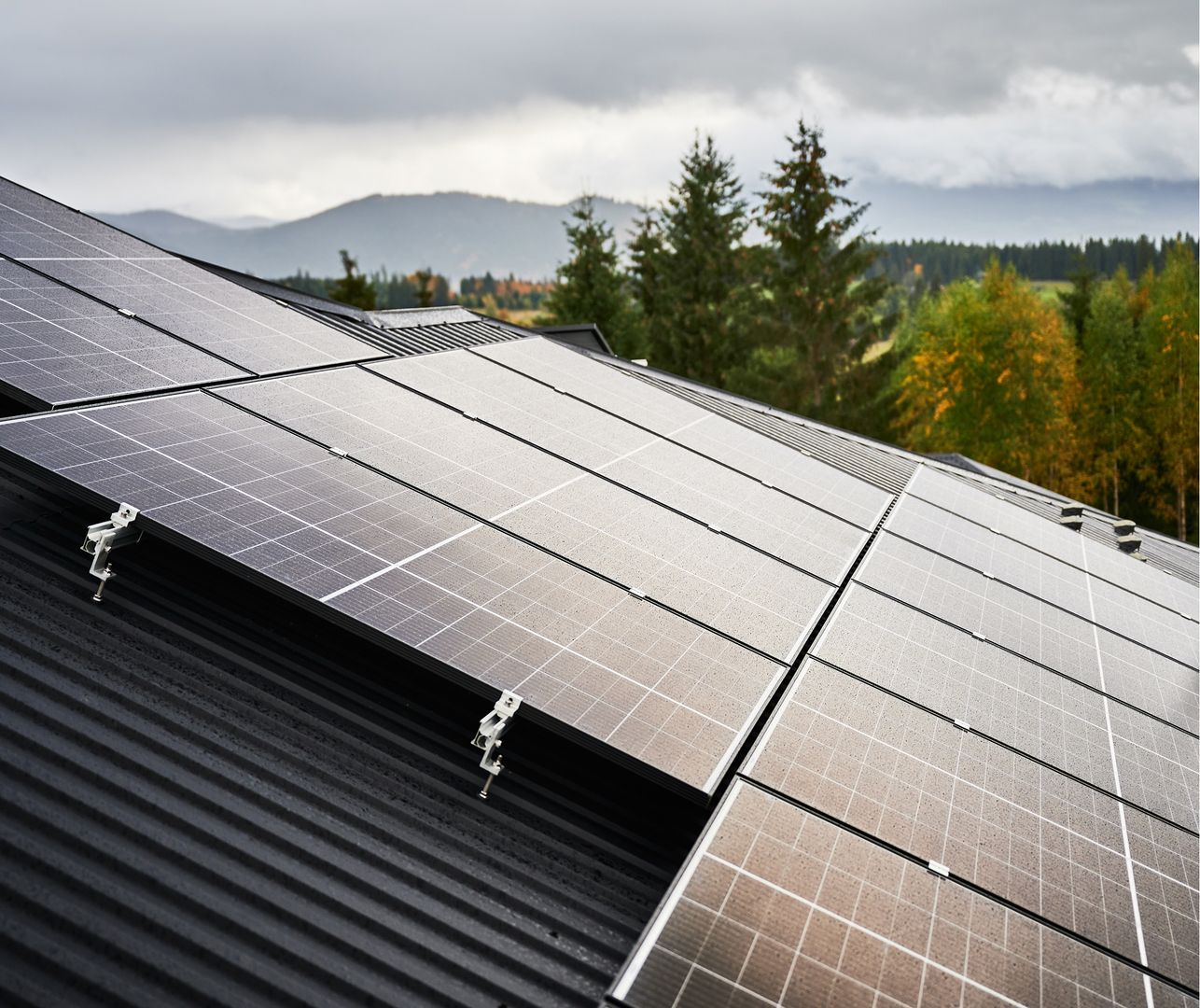 Solaranlage auf dem Dach eines Hauses